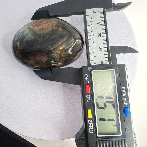 Labradorite Crystal Round Palmstone (4) - Picture 10 of 12